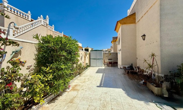 Sale - Villa -
Orihuela Costa - Villamartín-Las Filipinas