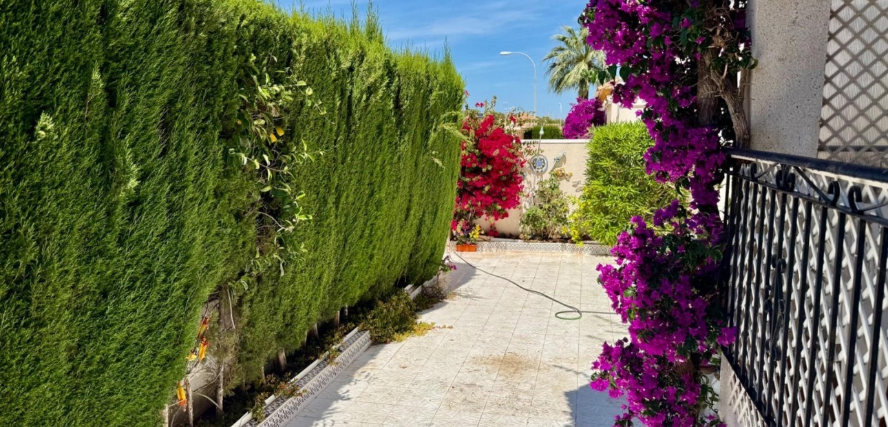 Sale - Villa -
Orihuela Costa - Villamartín-Las Filipinas