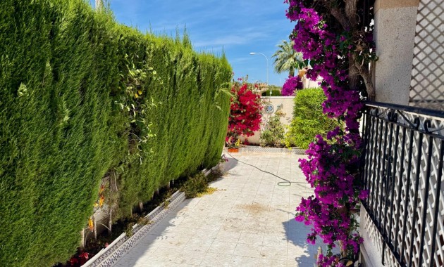 Sale - Villa -
Orihuela Costa - Villamartín-Las Filipinas