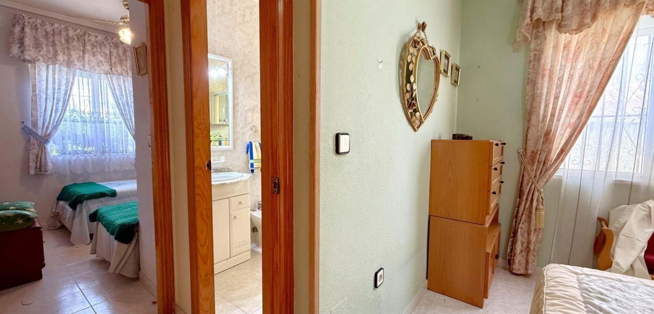 Sale - Villa -
Orihuela Costa - Villamartín-Las Filipinas