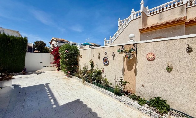Sale - Villa -
Orihuela Costa - Villamartín-Las Filipinas