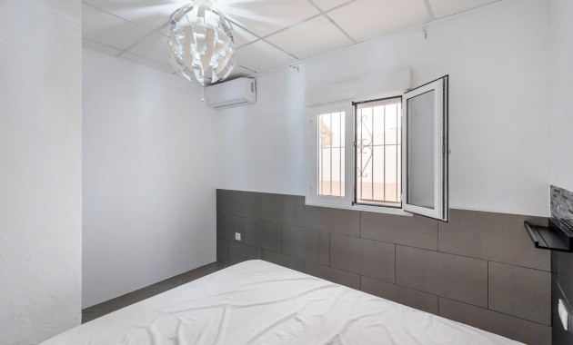 Venta - Apartamento / piso -
Torrevieja - La Mata pueblo