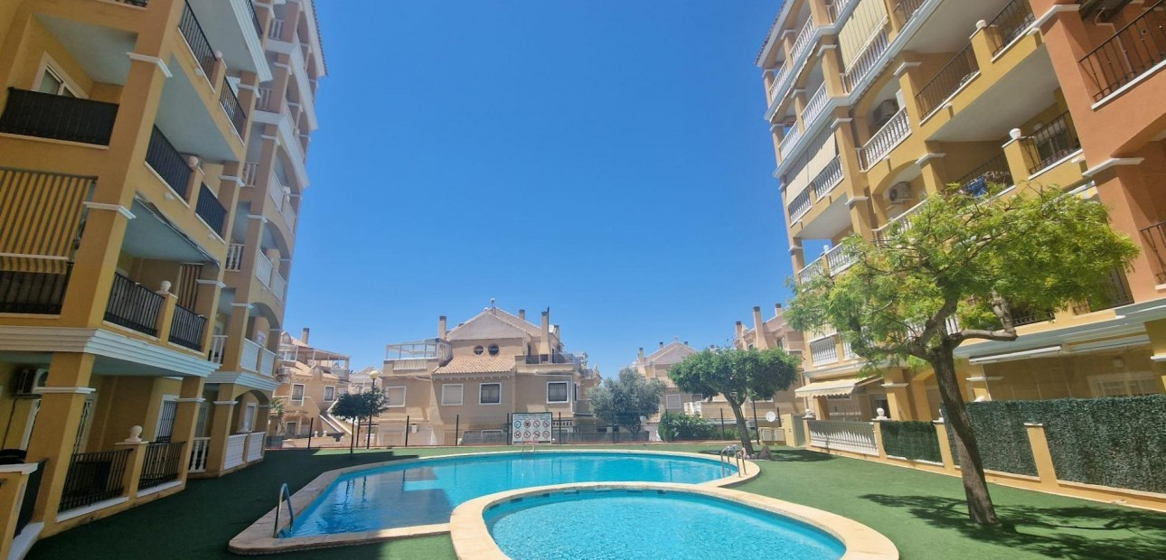 Sale - Apartment / flat -
Torrevieja - Torreblanca