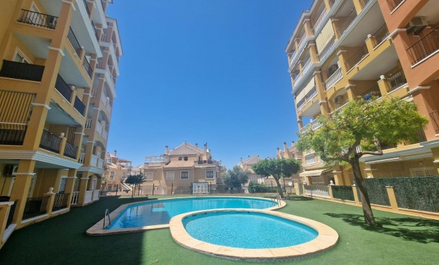 Sale - Apartment / flat -
Torrevieja - Torreblanca