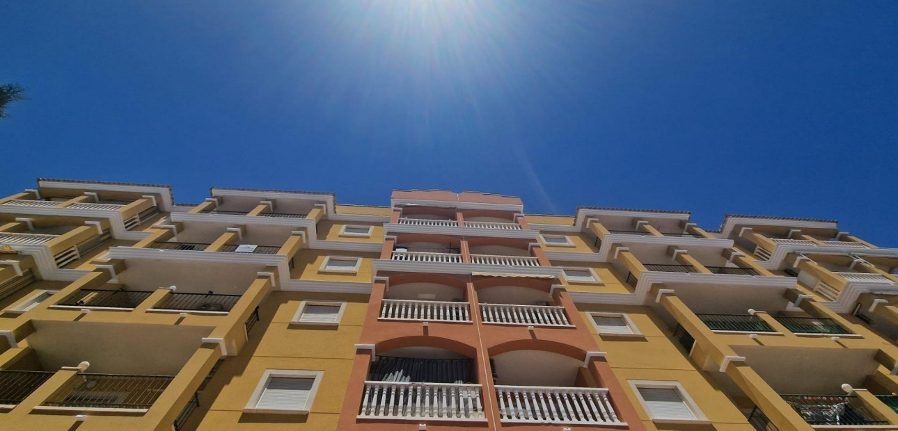 Sale - Apartment / flat -
Torrevieja - Torreblanca