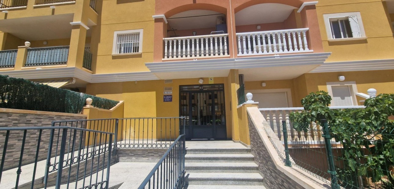 Sale - Apartment / flat -
Torrevieja - Torreblanca