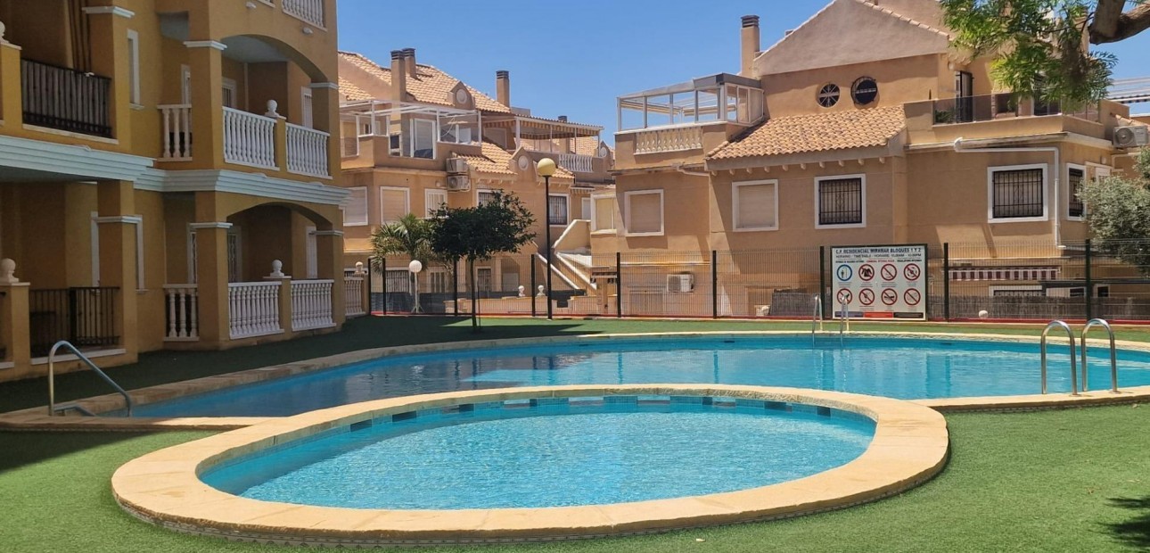 Sale - Apartment / flat -
Torrevieja - Torreblanca