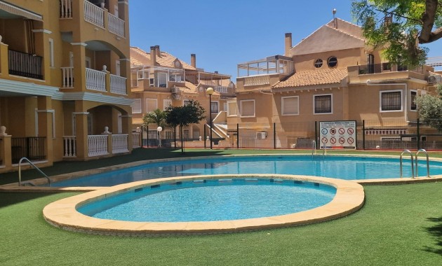 Sale - Apartment / flat -
Torrevieja - Torreblanca