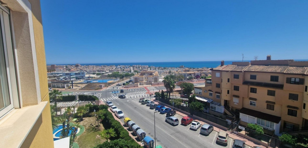 Sale - Apartment / flat -
Torrevieja - Torreblanca