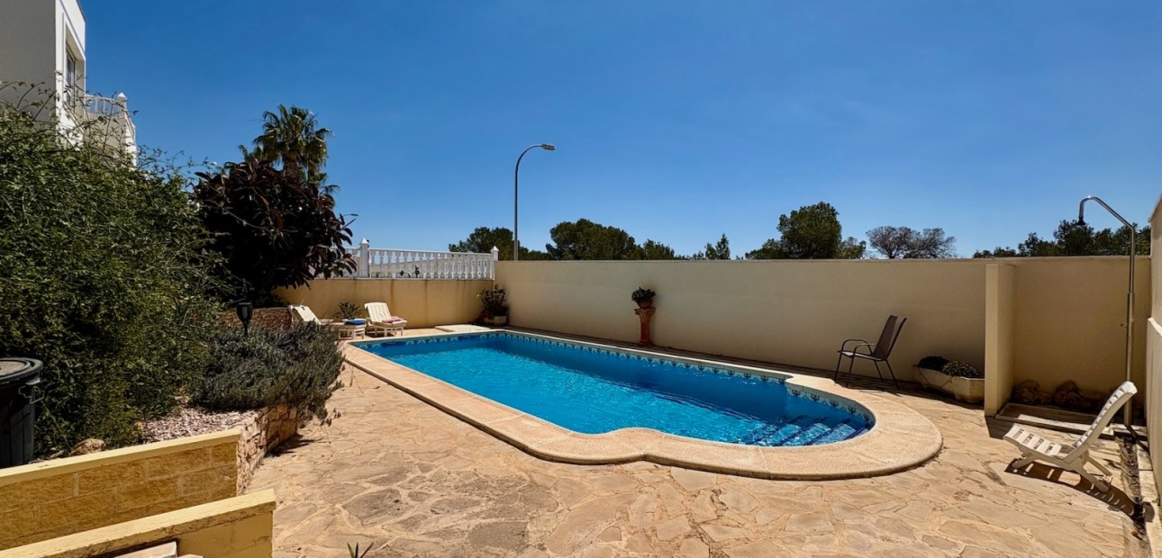 Sale - Single Family Home -
Orihuela - Villamartin