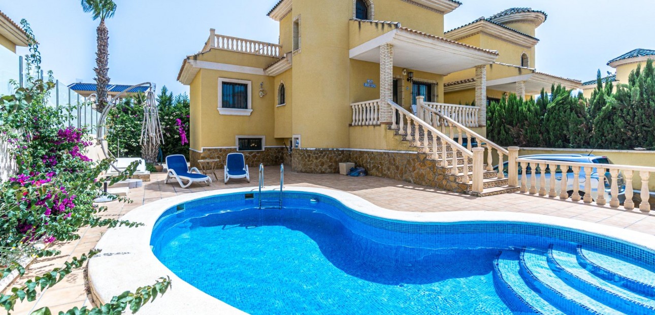 Venta - Villa -
Orihuela Costa - PAU 8