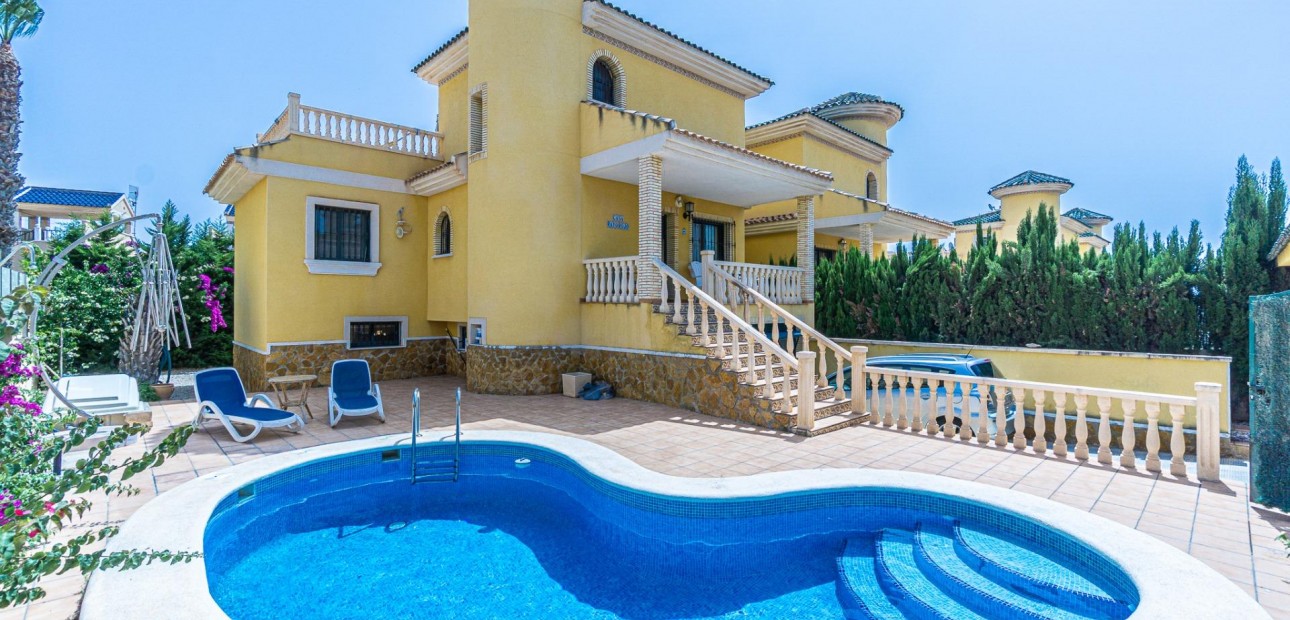 Venta - Villa -
Orihuela Costa - PAU 8
