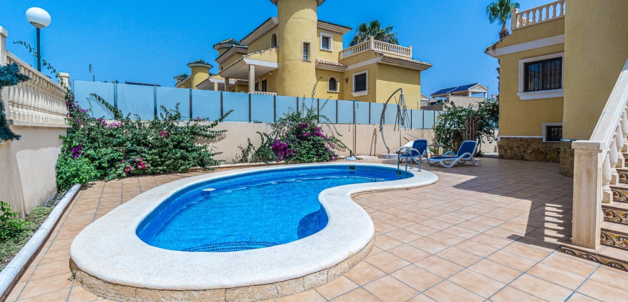 Venta - Villa -
Orihuela Costa - PAU 8