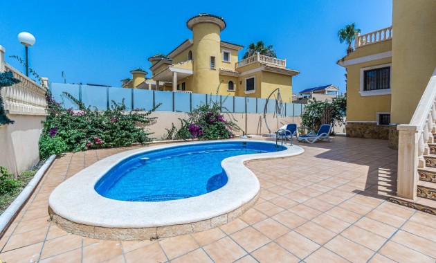 Venta - Villa -
Orihuela Costa - PAU 8
