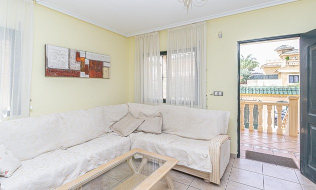 Venta - Villa -
Orihuela Costa - PAU 8