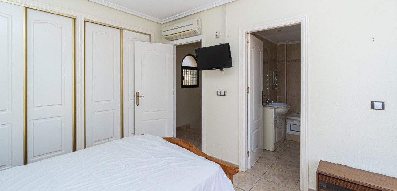 Venta - Villa -
Orihuela Costa - PAU 8