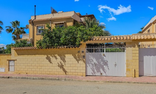 Herverkoop - Quad Villa -
Ciudad Quesada - Lo Marabu