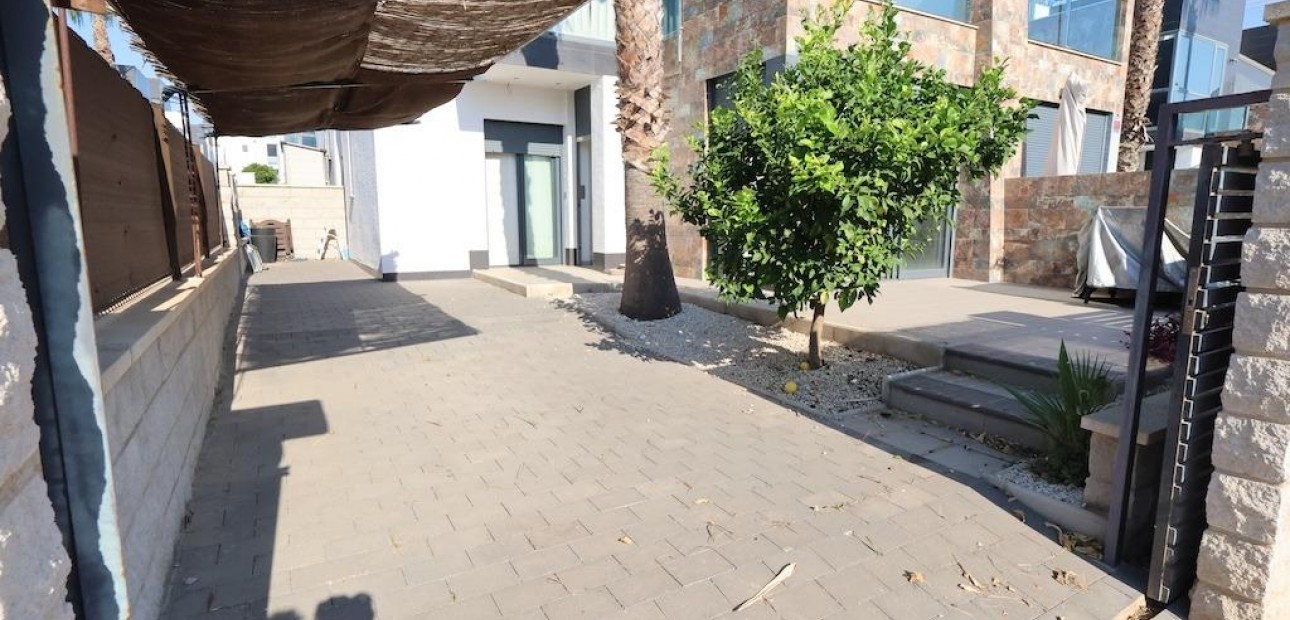 Venta - Semi -
Orihuela Costa - Lomas de Cabo Roig-Los Dolses