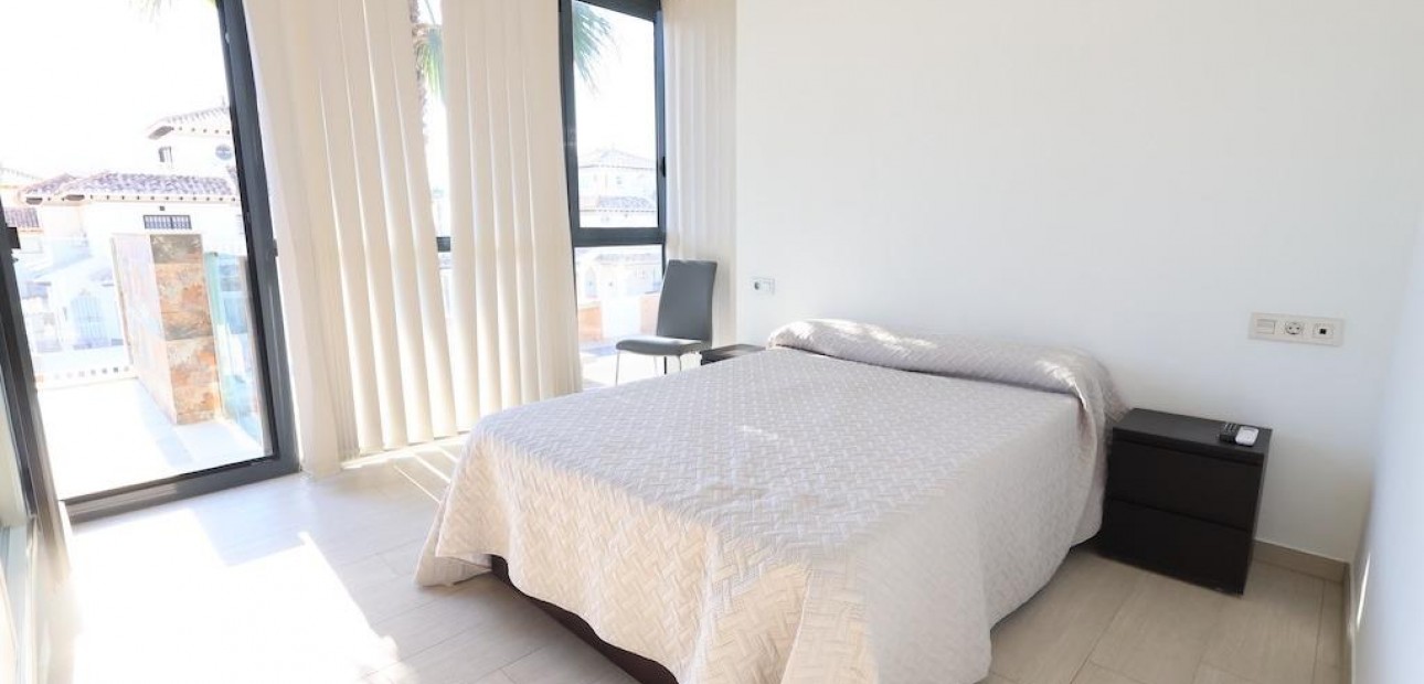 Venta - Semi -
Orihuela Costa - Lomas de Cabo Roig-Los Dolses