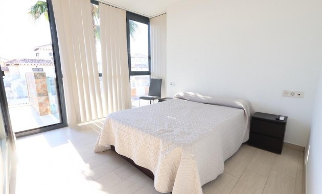 Venta - Semi -
Orihuela Costa - Lomas de Cabo Roig-Los Dolses