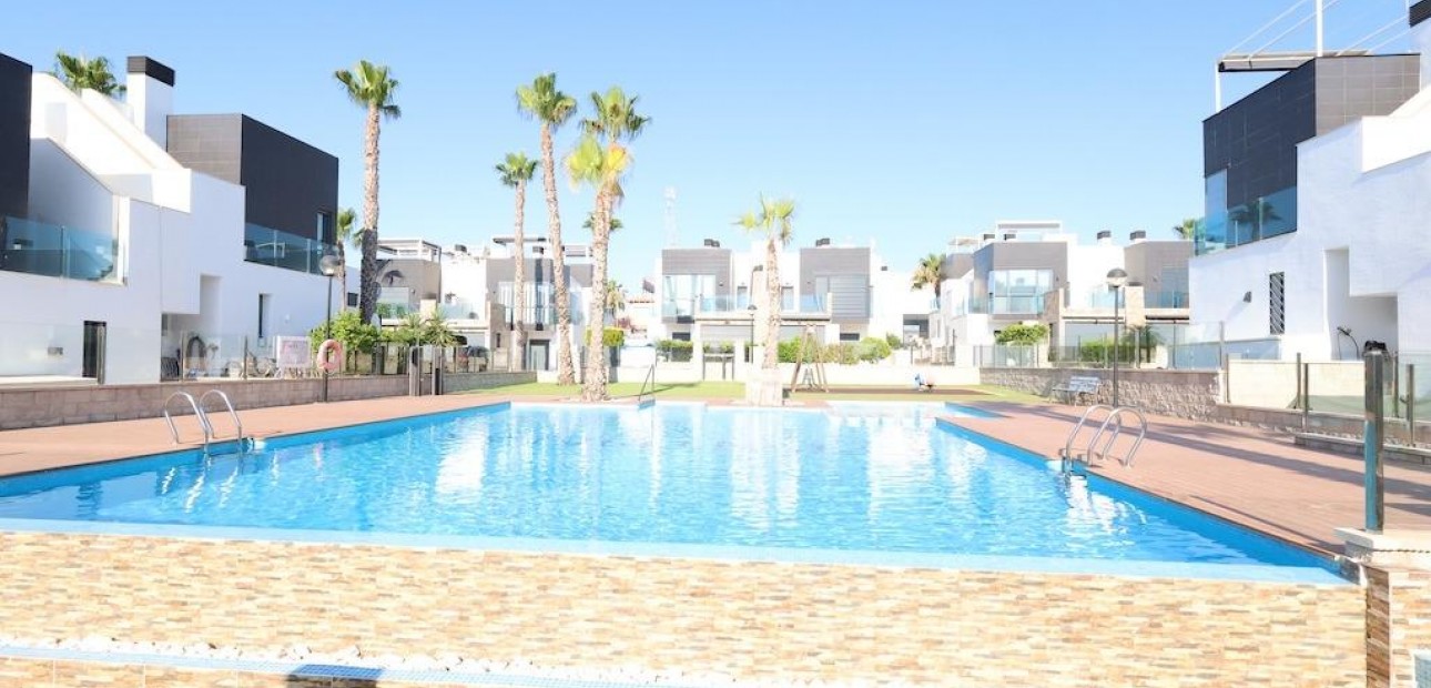 Venta - Semi -
Orihuela Costa - Lomas de Cabo Roig-Los Dolses