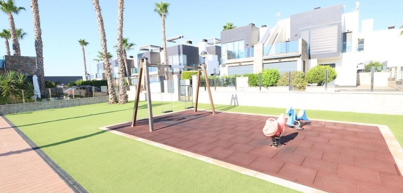 Venta - Semi -
Orihuela Costa - Lomas de Cabo Roig-Los Dolses