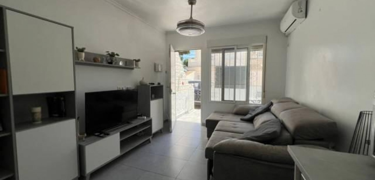 Venta - Bungalow -
Torrevieja - Torretas