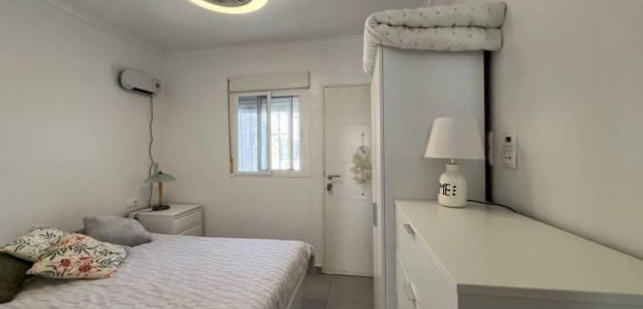 Venta - Bungalow -
Torrevieja - Torretas