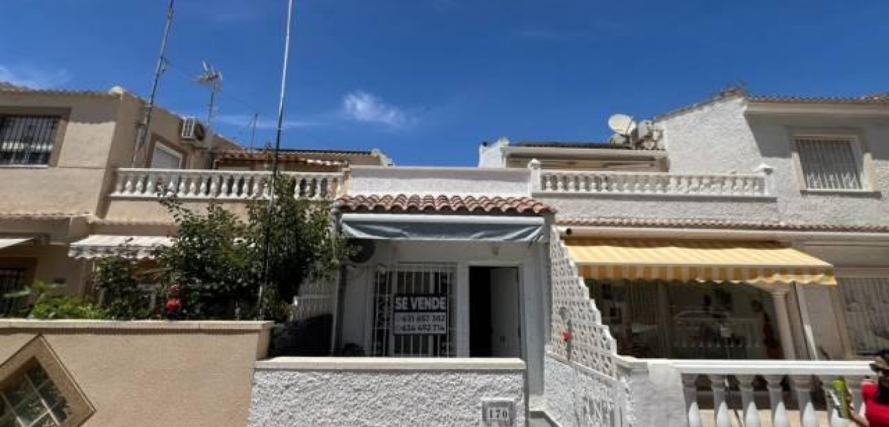 Venta - Bungalow -
Torrevieja - Torretas