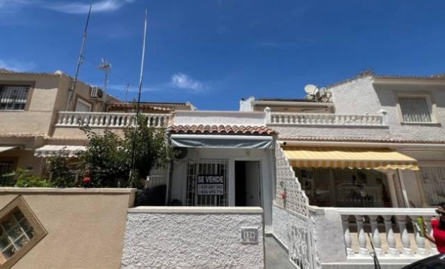 Venta - Bungalow -
Torrevieja - Torretas