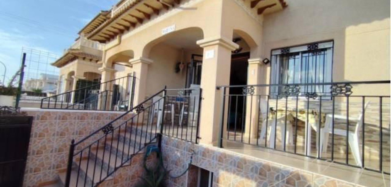 Venta - Bungalow -
Torrevieja - Torretas