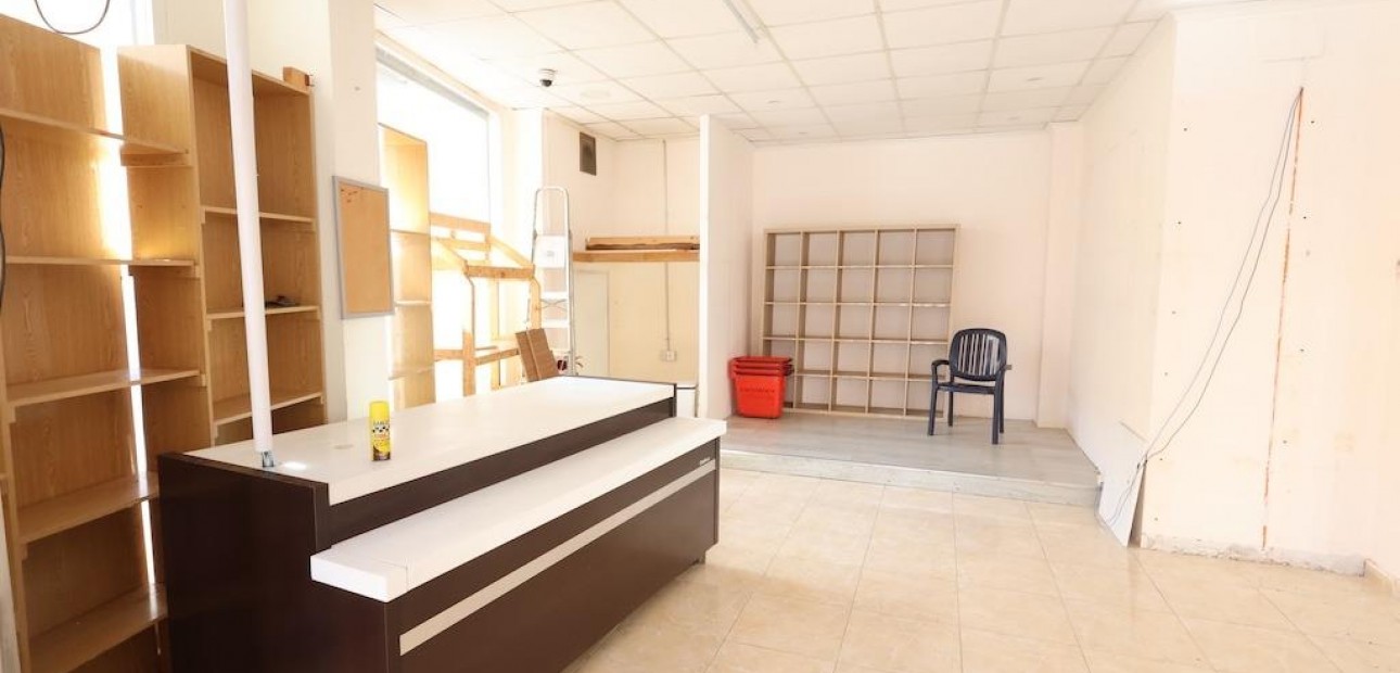 Sale - Commercial Unit -
Torrevieja - Estacion de autobuses
