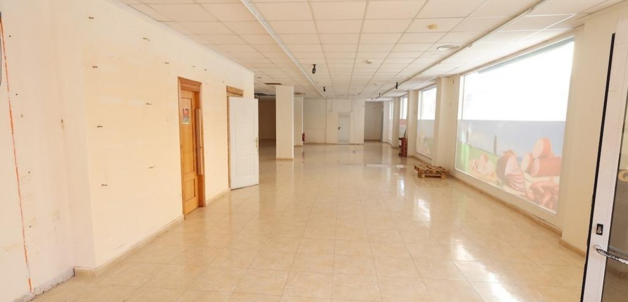 Sale - Commercial Unit -
Torrevieja - Estacion de autobuses