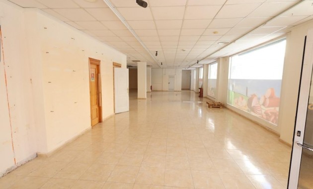 Sale - Commercial Unit -
Torrevieja - Estacion de autobuses