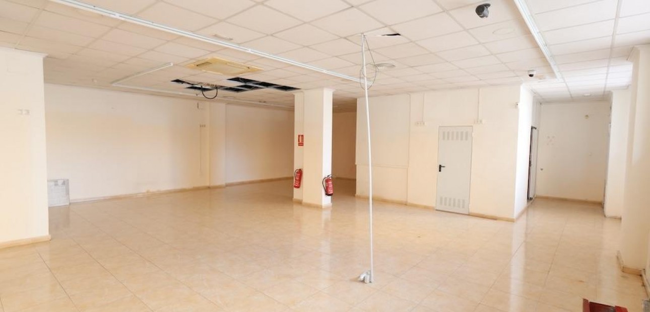 Sale - Commercial Unit -
Torrevieja - Estacion de autobuses
