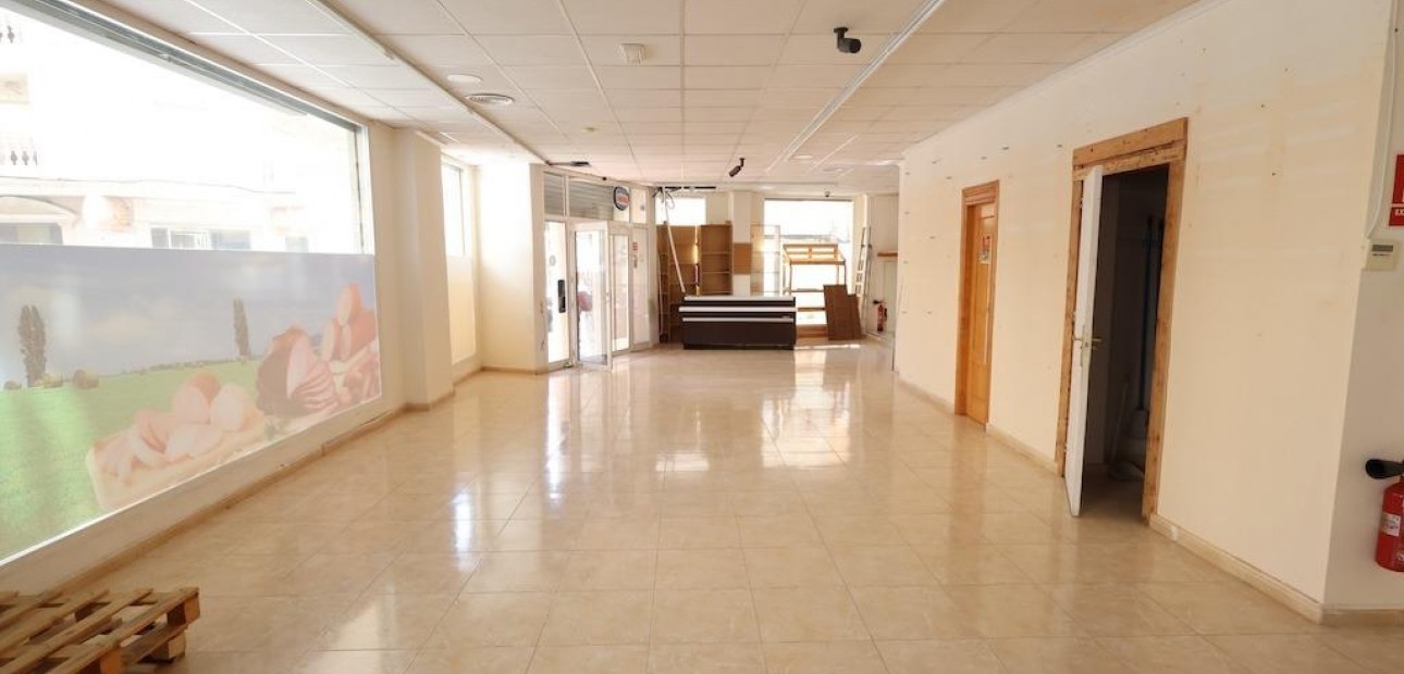 Sale - Commercial Unit -
Torrevieja - Estacion de autobuses