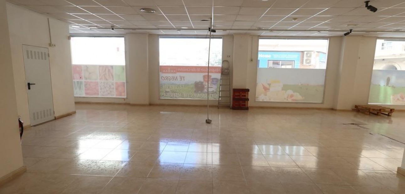 Sale - Commercial Unit -
Torrevieja - Estacion de autobuses