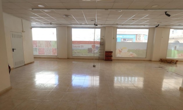 Sale - Commercial Unit -
Torrevieja - Estacion de autobuses