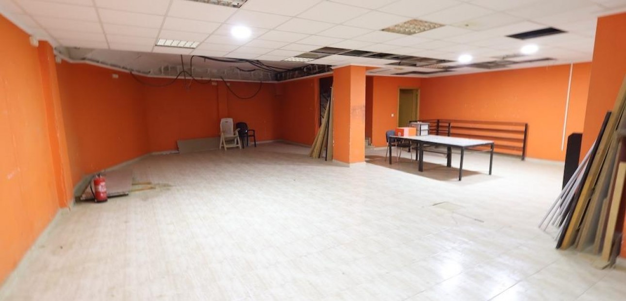 Sale - Commercial Unit -
Torrevieja - Estacion de autobuses