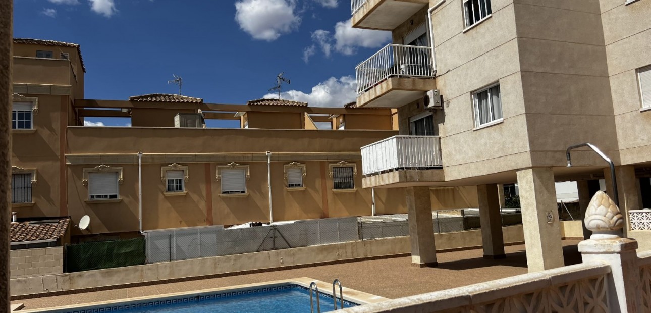 Sale - Apartment / flat -
Torrevieja - Torrevieja - Centre