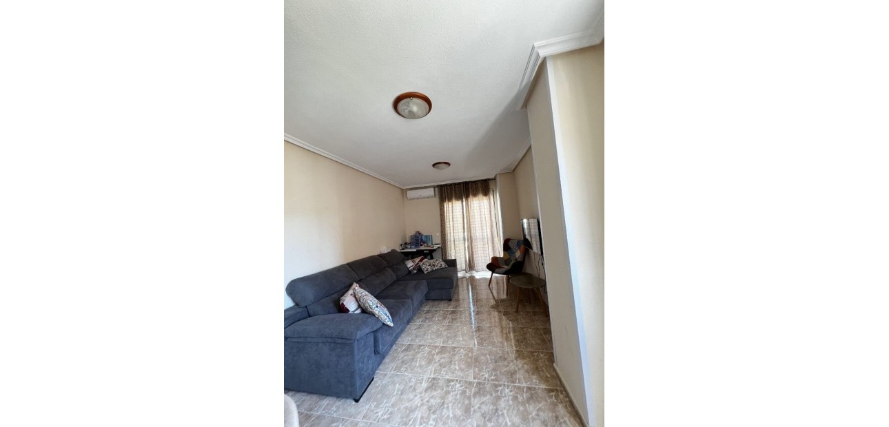 Sale - Apartment / flat -
Torrevieja - Torrevieja - Centre