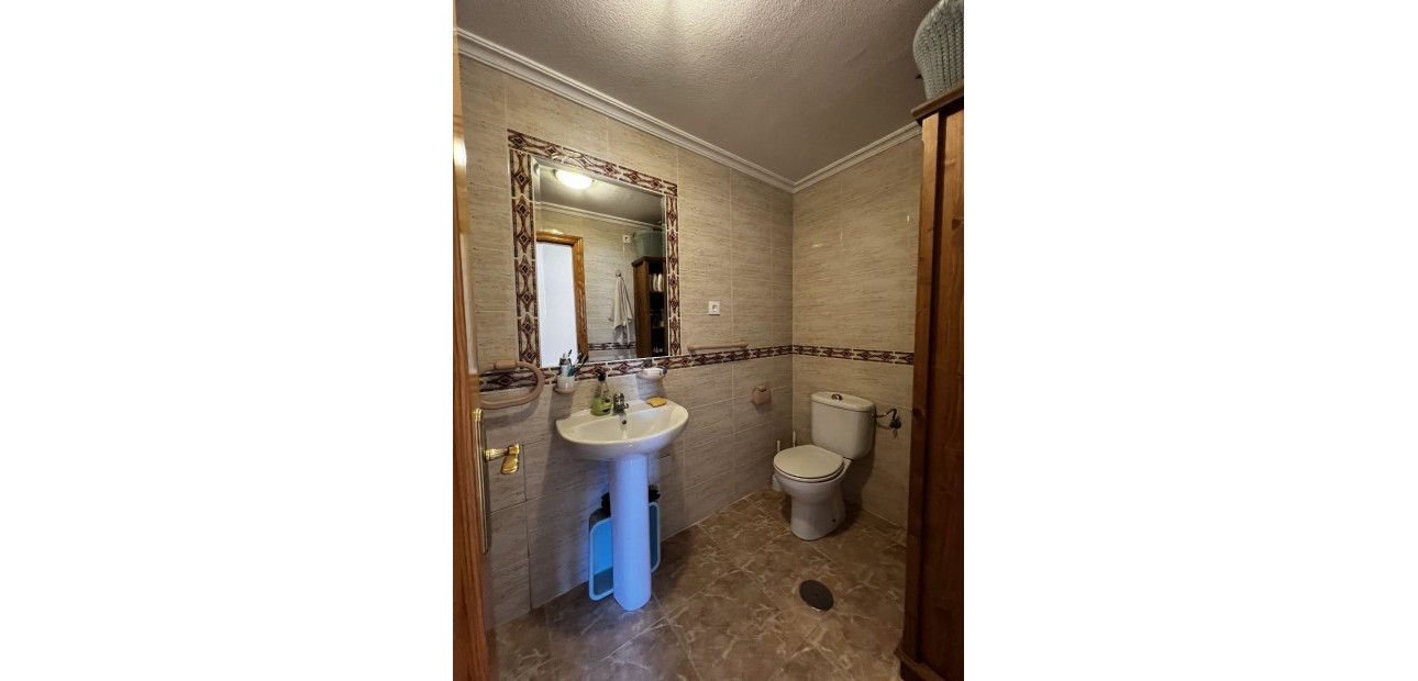 Sale - Apartment / flat -
Torrevieja - Torrevieja - Centre