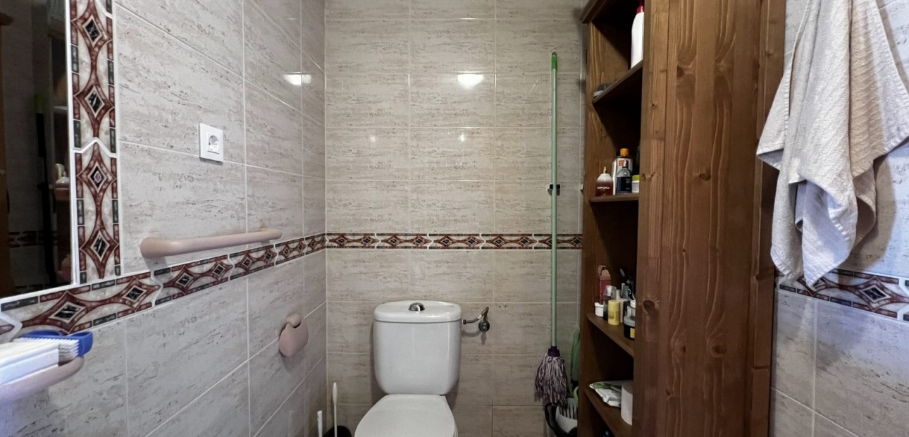 Sale - Apartment / flat -
Torrevieja - Torrevieja - Centre