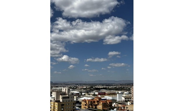 Sale - Apartment / flat -
Torrevieja - Torrevieja - Centre