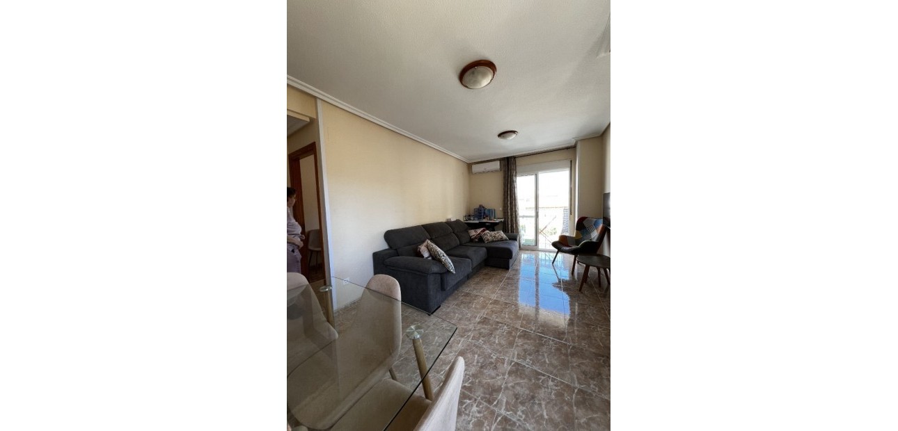 Sale - Apartment / flat -
Torrevieja - Torrevieja - Centre