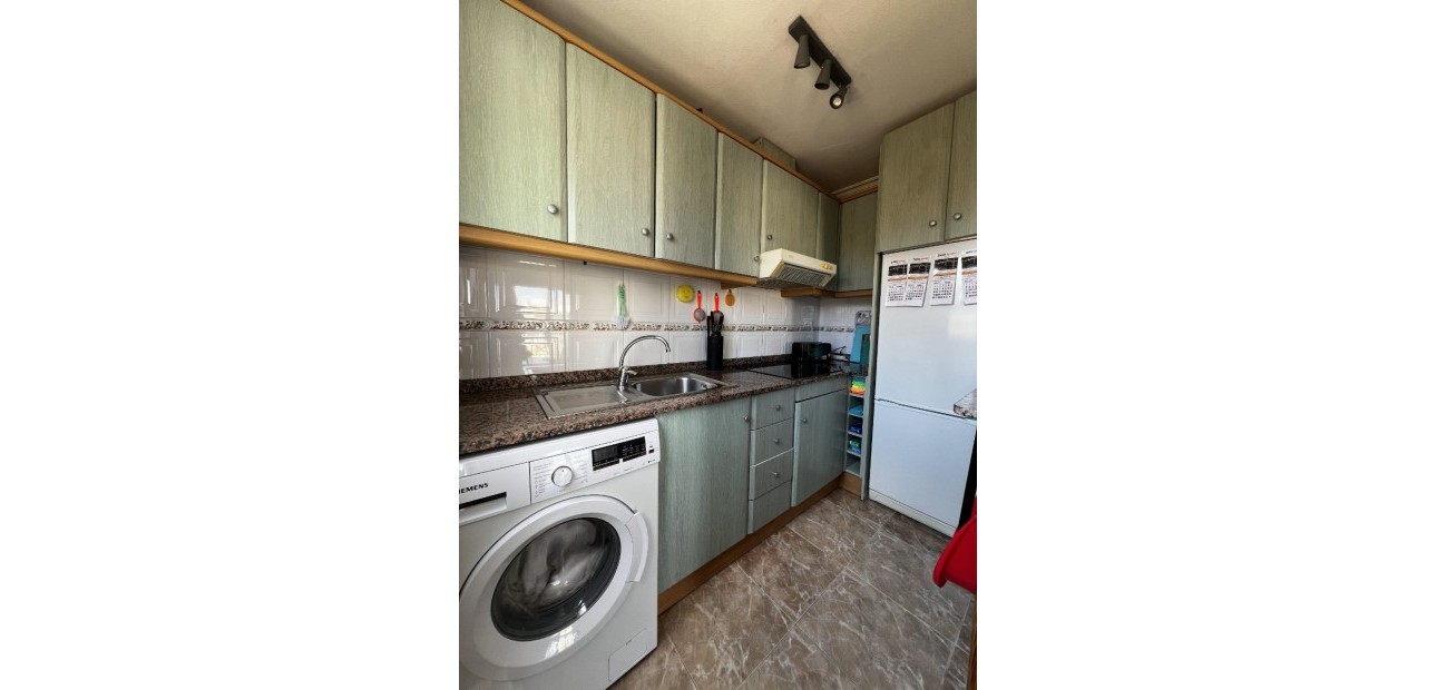 Sale - Apartment / flat -
Torrevieja - Torrevieja - Centre
