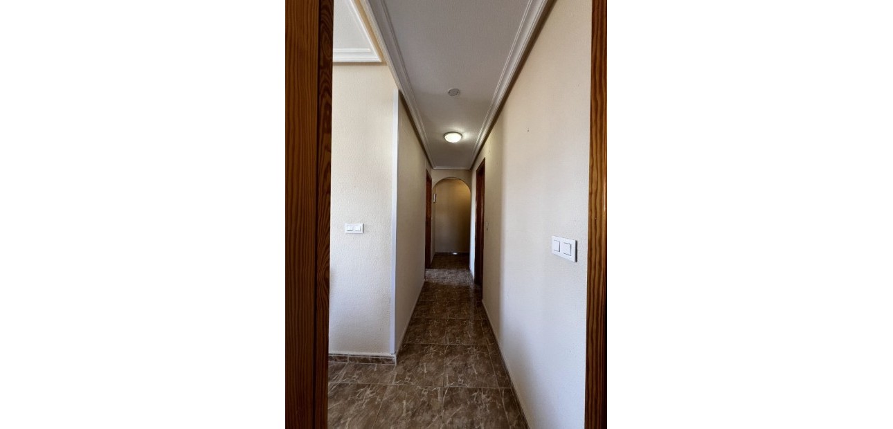 Sale - Apartment / flat -
Torrevieja - Torrevieja - Centre
