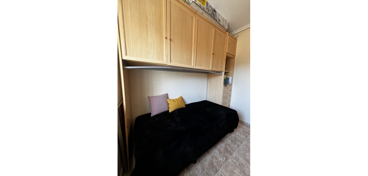 Sale - Apartment / flat -
Torrevieja - Torrevieja - Centre