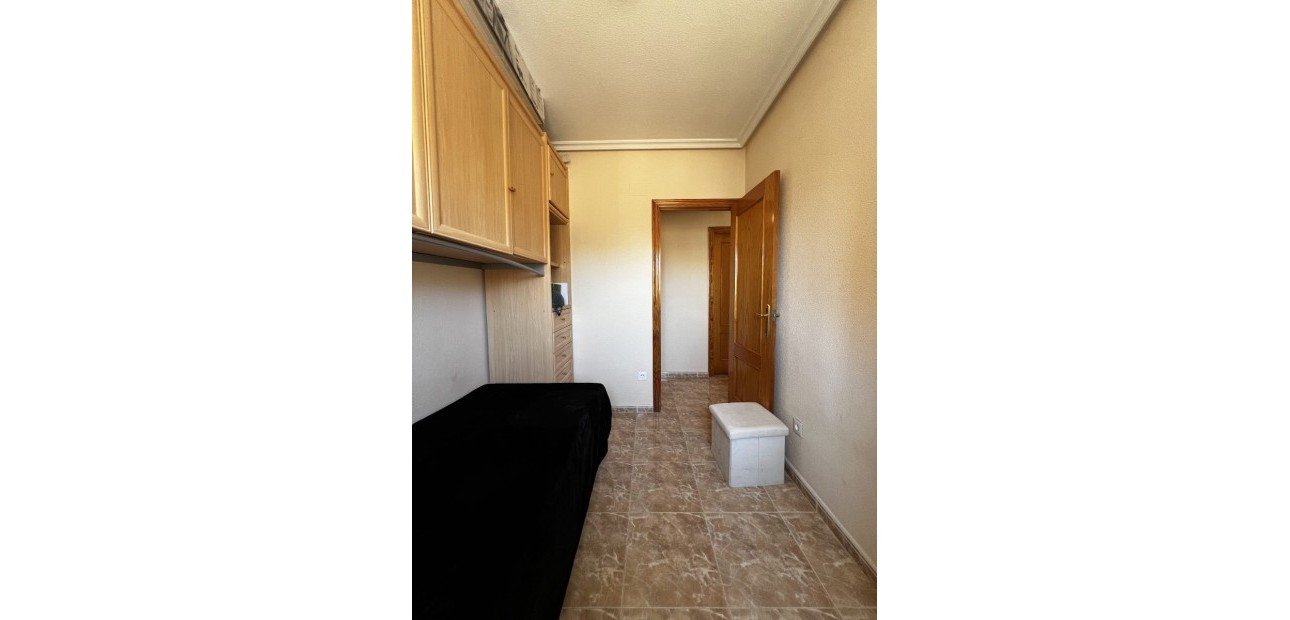 Sale - Apartment / flat -
Torrevieja - Torrevieja - Centre