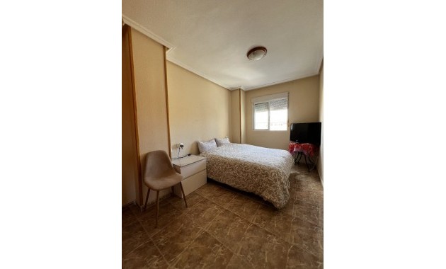 Sale - Apartment / flat -
Torrevieja - Torrevieja - Centre